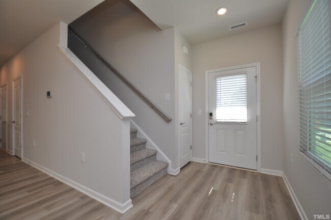 Building Photo - 117 Boone Lake Way