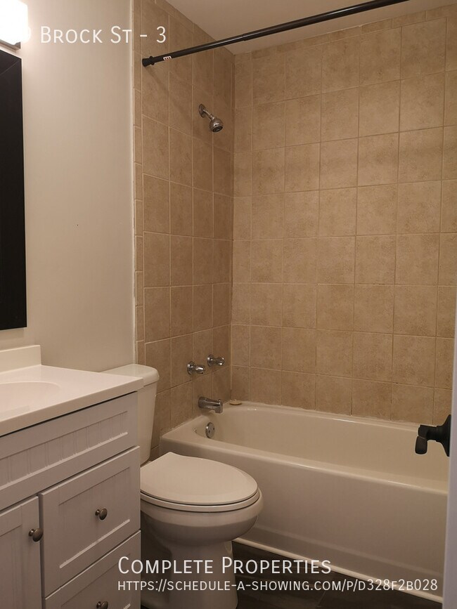 Photo du bâtiment - Renovated Two Bedroom in AMAZING Port Dalh...