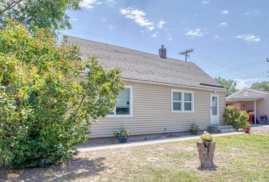Primary Photo - 580 Filer Ave W