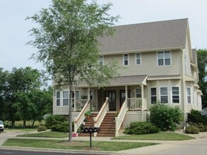 Building Photo - 1014 Providence Cmn