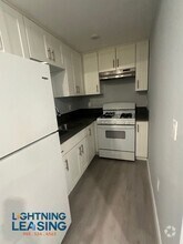 Building Photo - 2703 1/2 Southwest Dr