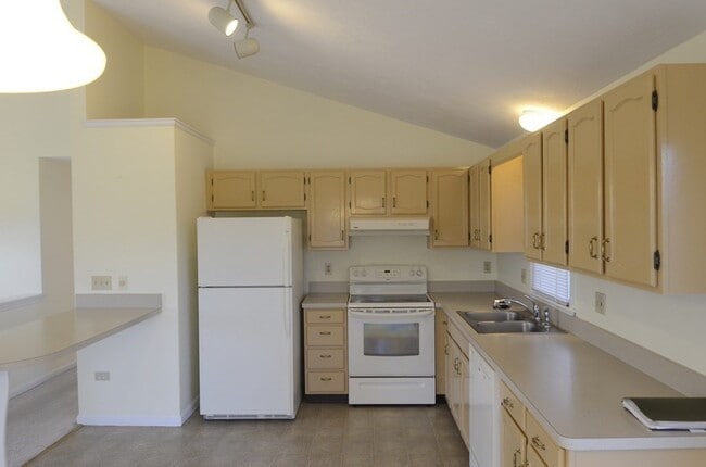 Building Photo - 14 Brion Rd