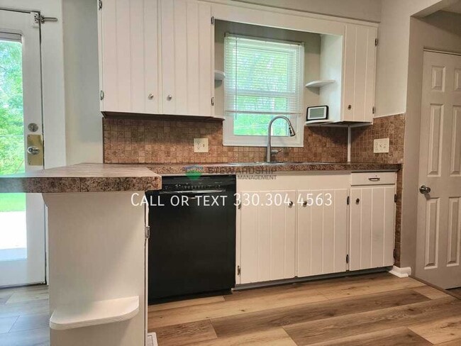 Building Photo - 8250 E Wadora Cir NW