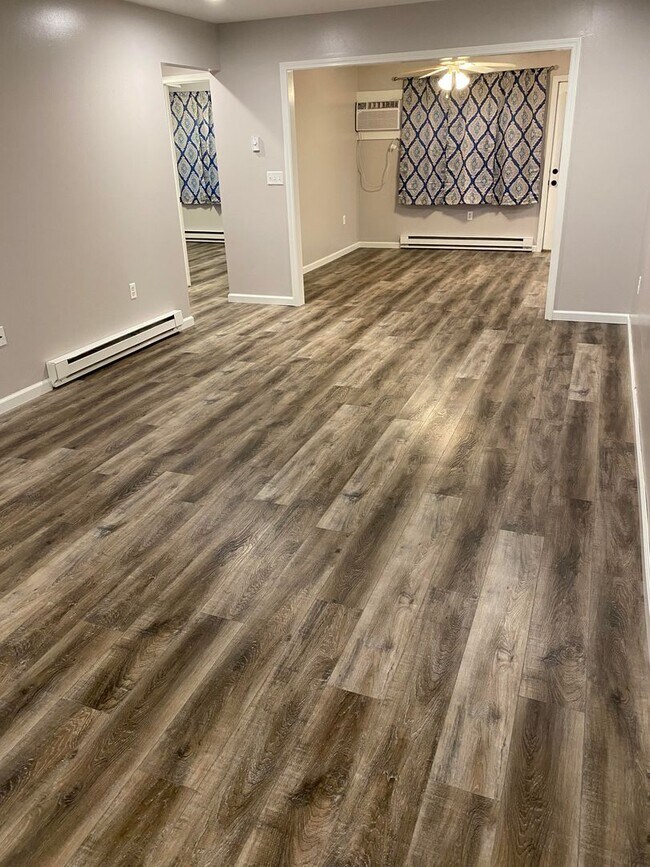 Building Photo - DELPHOS - BEAUTIFUL NEWLY REMODELED DUPLEX...