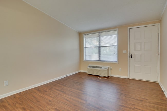 Building Photo - 145 Fister Ct