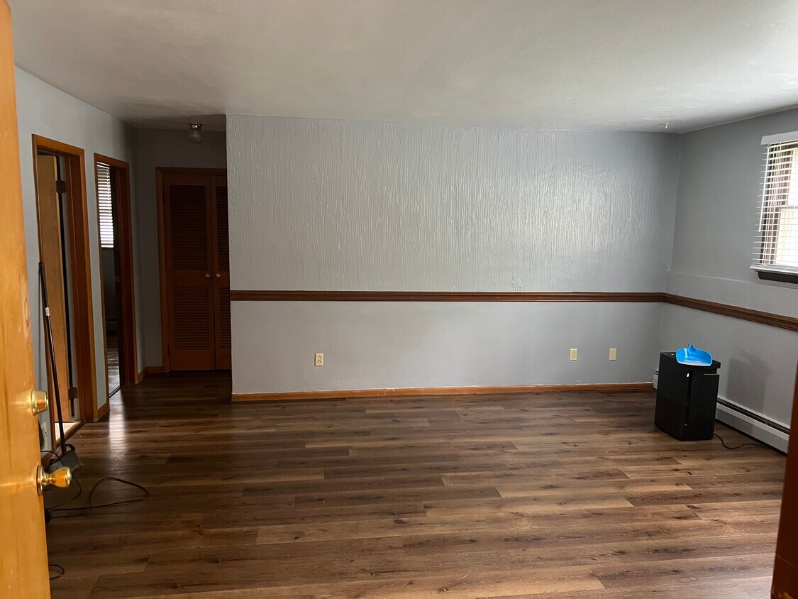 1884 James B Dr Unit 4, Mc Donald, OH 44437 Apartments in Mc Donald