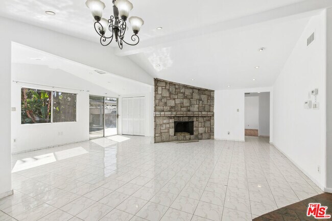 Foto del edificio - 20500 Archwood St