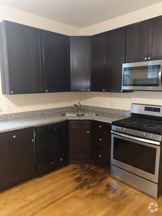 Building Photo - 3010 W 42nd St