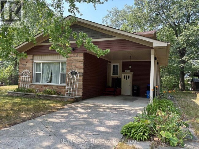 Building Photo - 178 Oxbow Park Dr