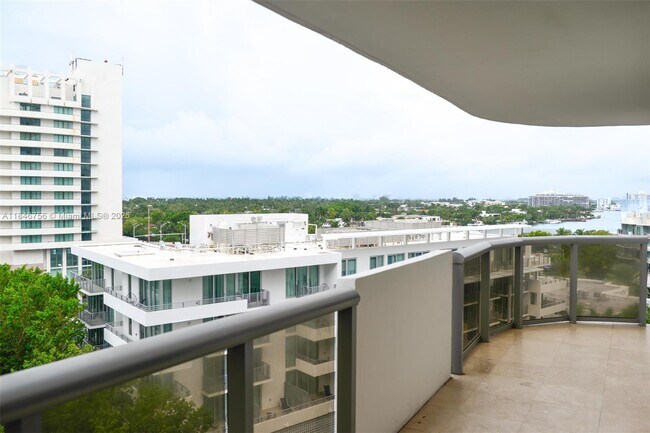 Foto del edificio - 6039 Collins Ave
