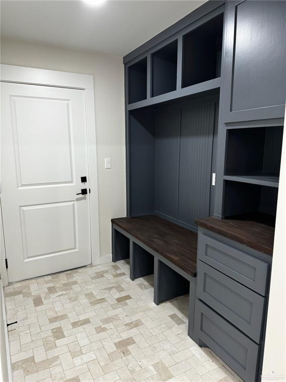 Foto del edificio - 24 Susan Dr