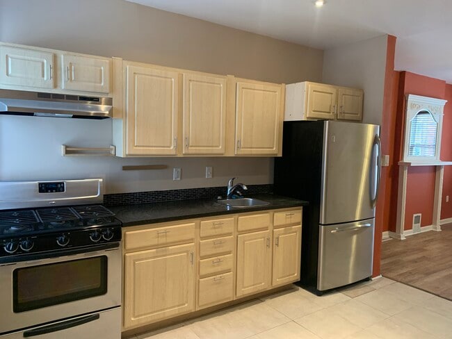 Kitchen - 2439 S Camac St