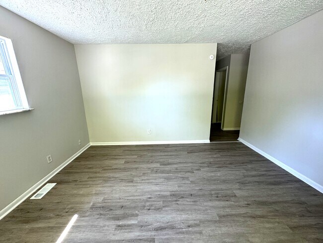 Photo - 2194 N Riley Ave House