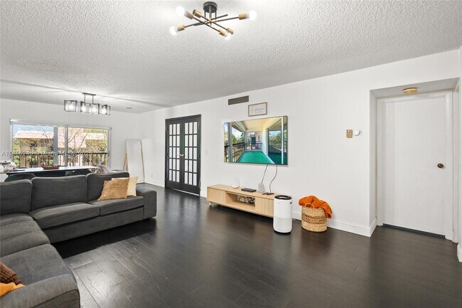 Building Photo - 6061 N Falls Cir Dr