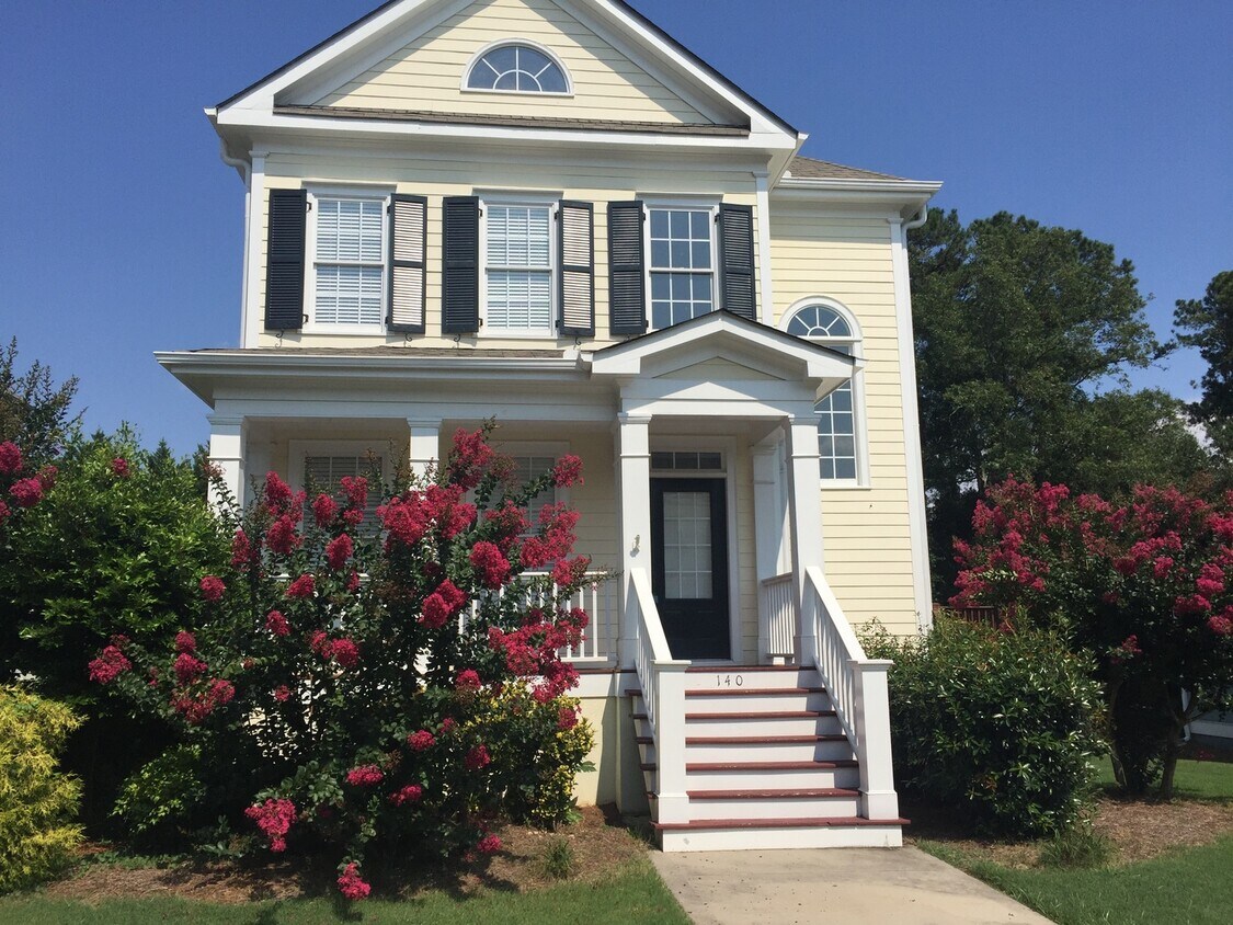 Foto principal - 140 Stayman Park
