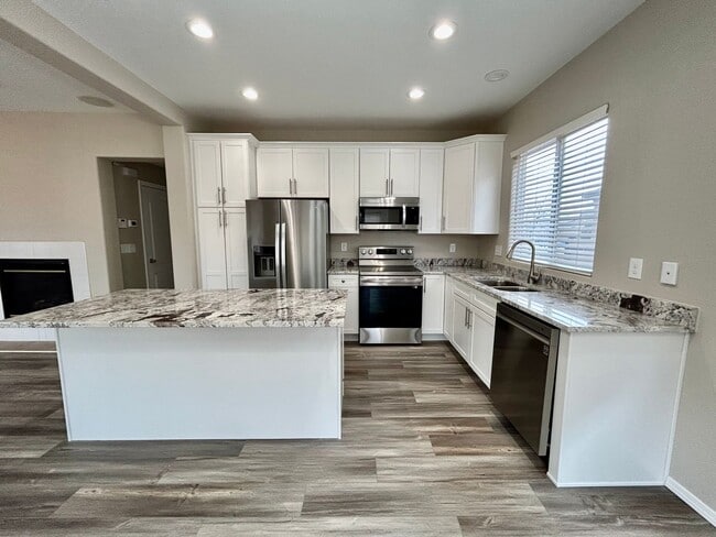 Photo - Beautiful Stetson Hills 3 Bedroom House