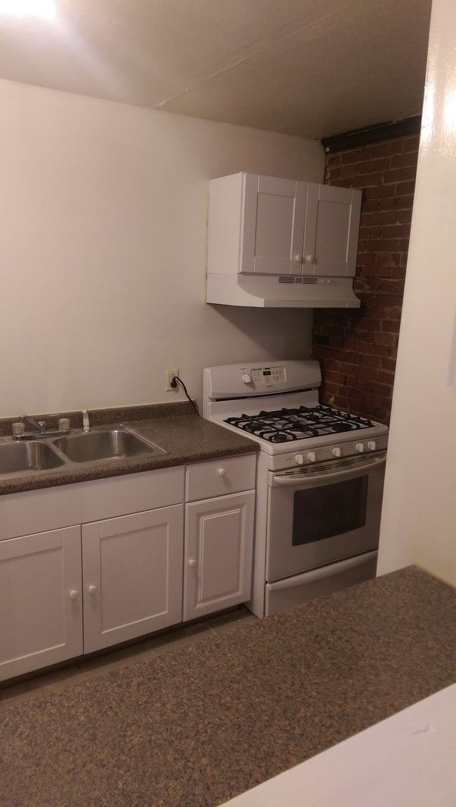 Foto del edificio - 2102 Chippewa St