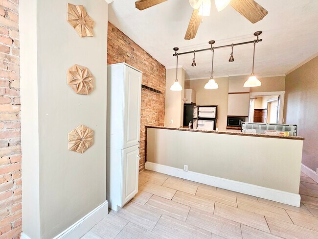 Foto del edificio - 1793 Beacon St