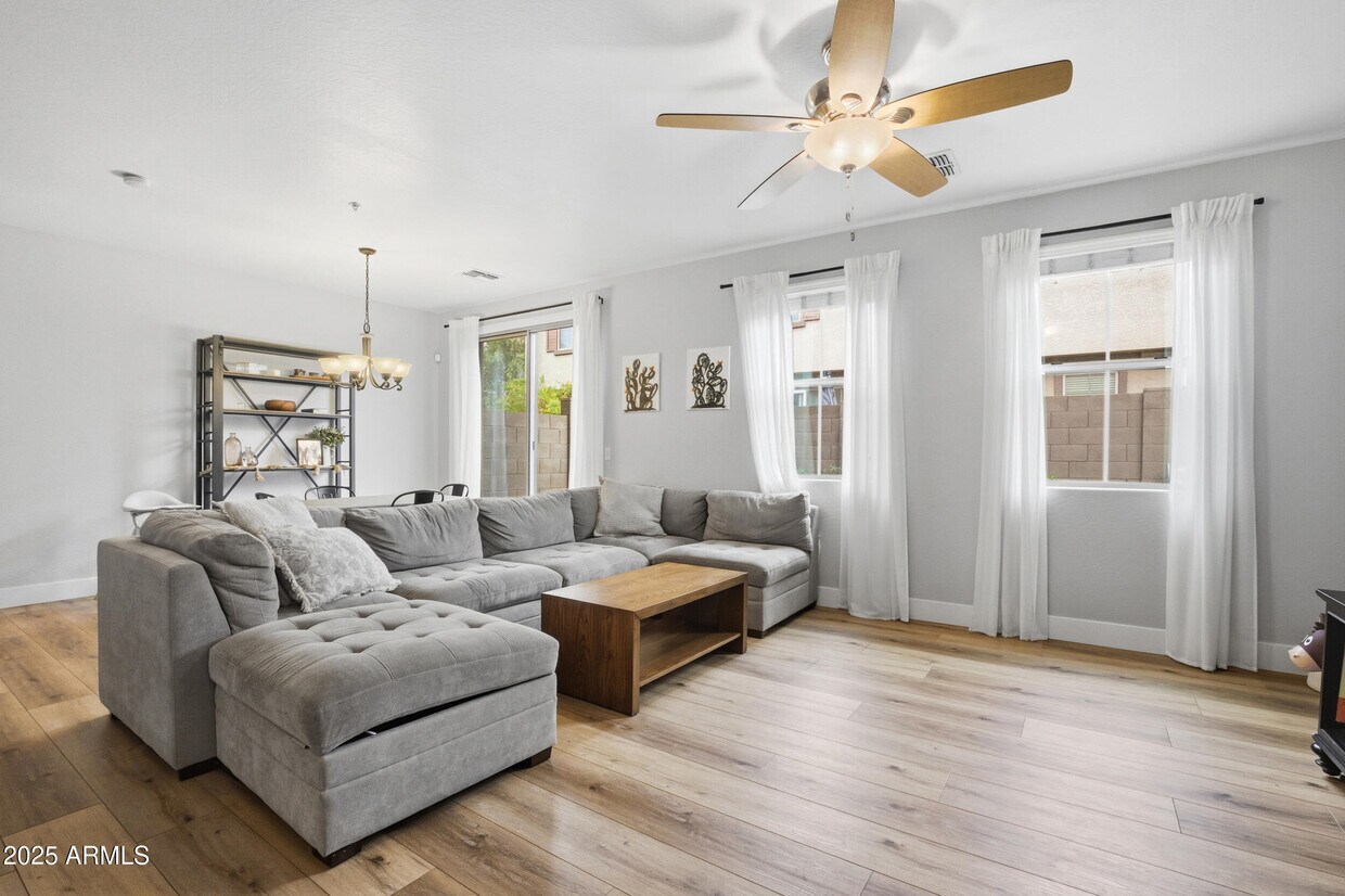 Foto principal - 1255 S Rialto