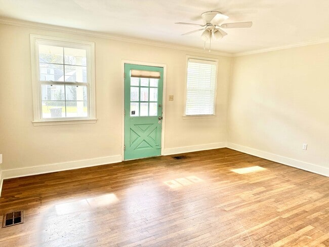 Photo - 4717 Orchid St House