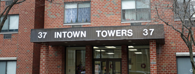 Foto del edificio - Intown Towers