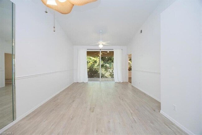 Foto del edificio - 326 Bradstrom Cir