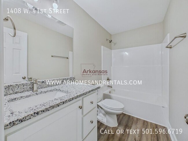 Foto del edificio - 1408 W 41st St