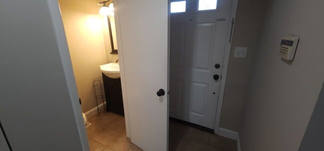 Building Photo - 7886 Marioak Dr