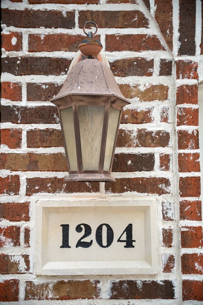 Foto del edificio - 1204 Lake Pointe Way