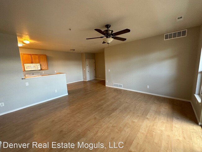 Foto del edificio - 2 br, 2 bath House - 14201 E. 1st Drive, #201