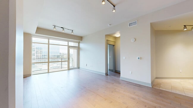 Interior Photo - Ashton Bellevue