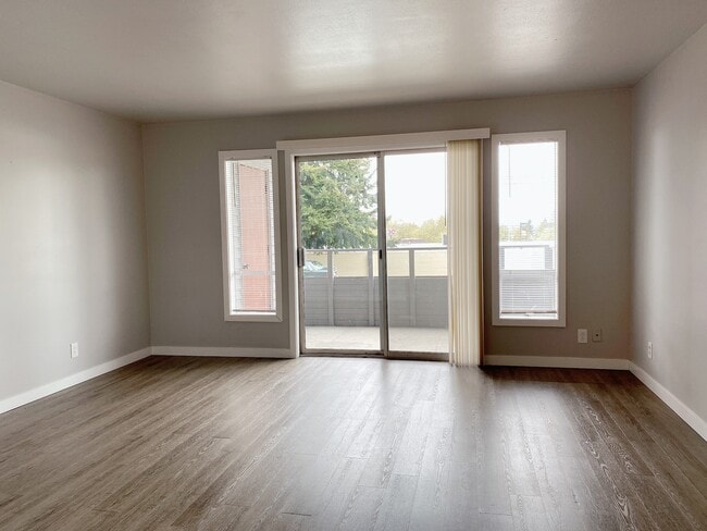 Living Room - 1064 Kirkland Ave NE