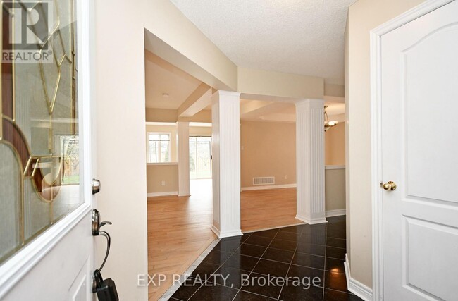 Building Photo - 3134 Innisdale Rd