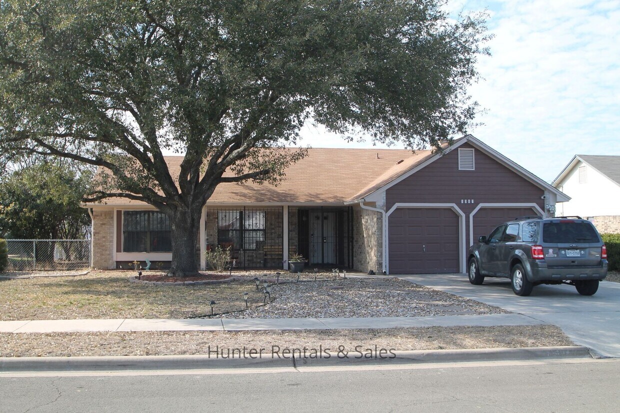 Primary Photo - Adorable Three Bedroom Home in South Meadows