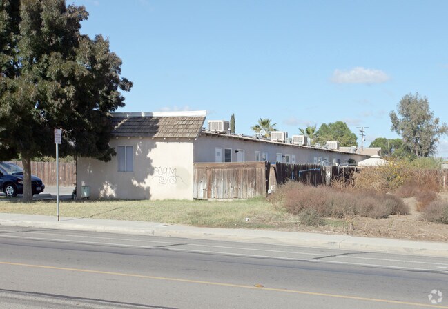 Building Photo - La casa grande Apartments