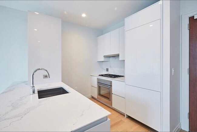 Building Photo - 133 Seaport Blvd