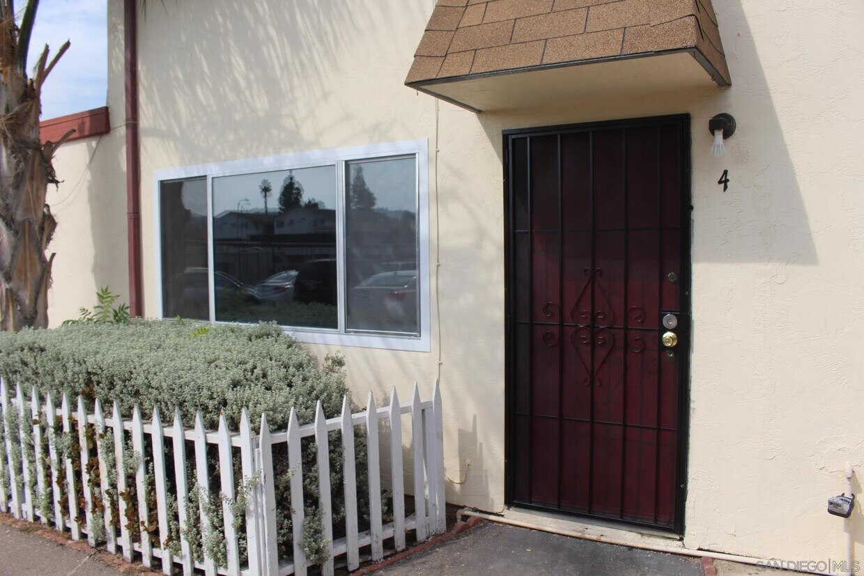 10034 River St, Lakeside, CA 92040 Room for Rent in Lakeside, CA
