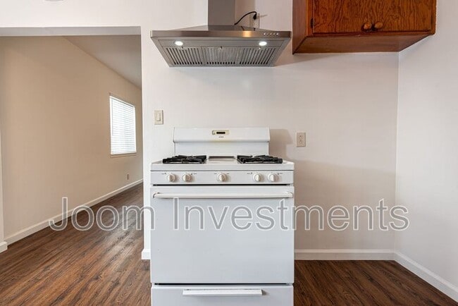 Foto del edificio - 818 Mayflower Ave