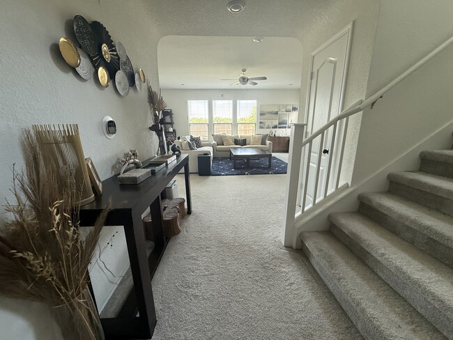 Building Photo - 14316 Silver Lace Ln