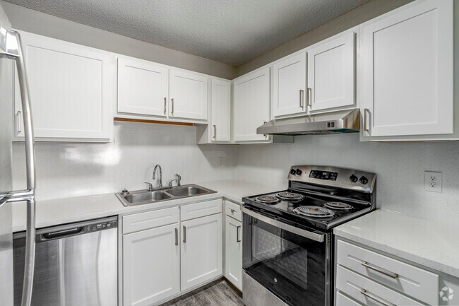 Apartamento Platinum de 2 habitaciones y 2 baños - 968 pies cuadrados - Cocina - Colonial Village