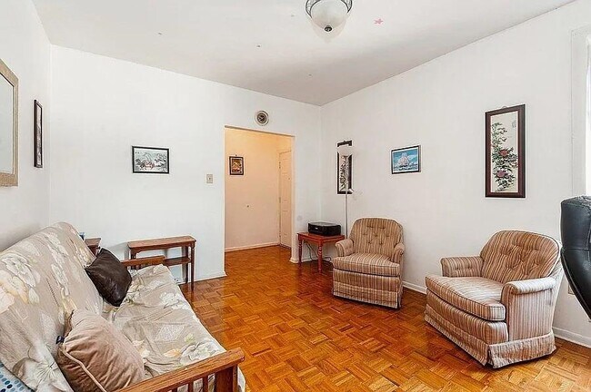 Foto del edificio - 42 Van Wagenen Ave