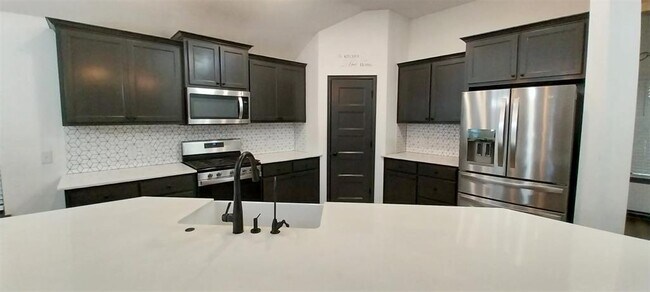 Foto del edificio - 18641 Vivo Dr