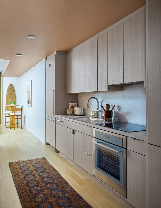 Interior Photo - 700 Broadway
