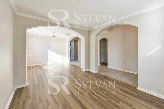 Foto del edificio - Gorgeous 5 bedroom, 4 bath colonial!