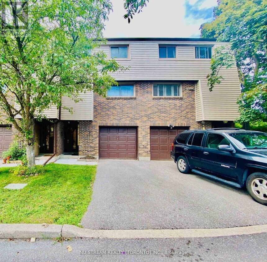 Photo principale - 2020 Pharmacy Ave