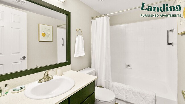 Building Photo - 10700 N La Reserve Dr