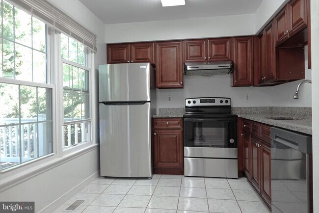 Foto del edificio - 14739 Yearling Terrace