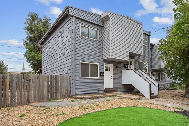 Foto del edificio - Newly Remodeled Denver Townhome