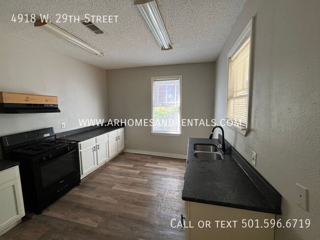 Foto del edificio - 4918 W 29th St