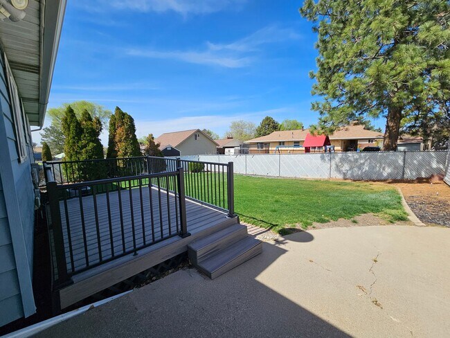 Foto del edificio - Beautiful 3 Bed/3 Bath Home